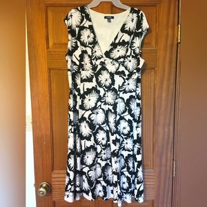 Black/White Flowered Dress- Size XL